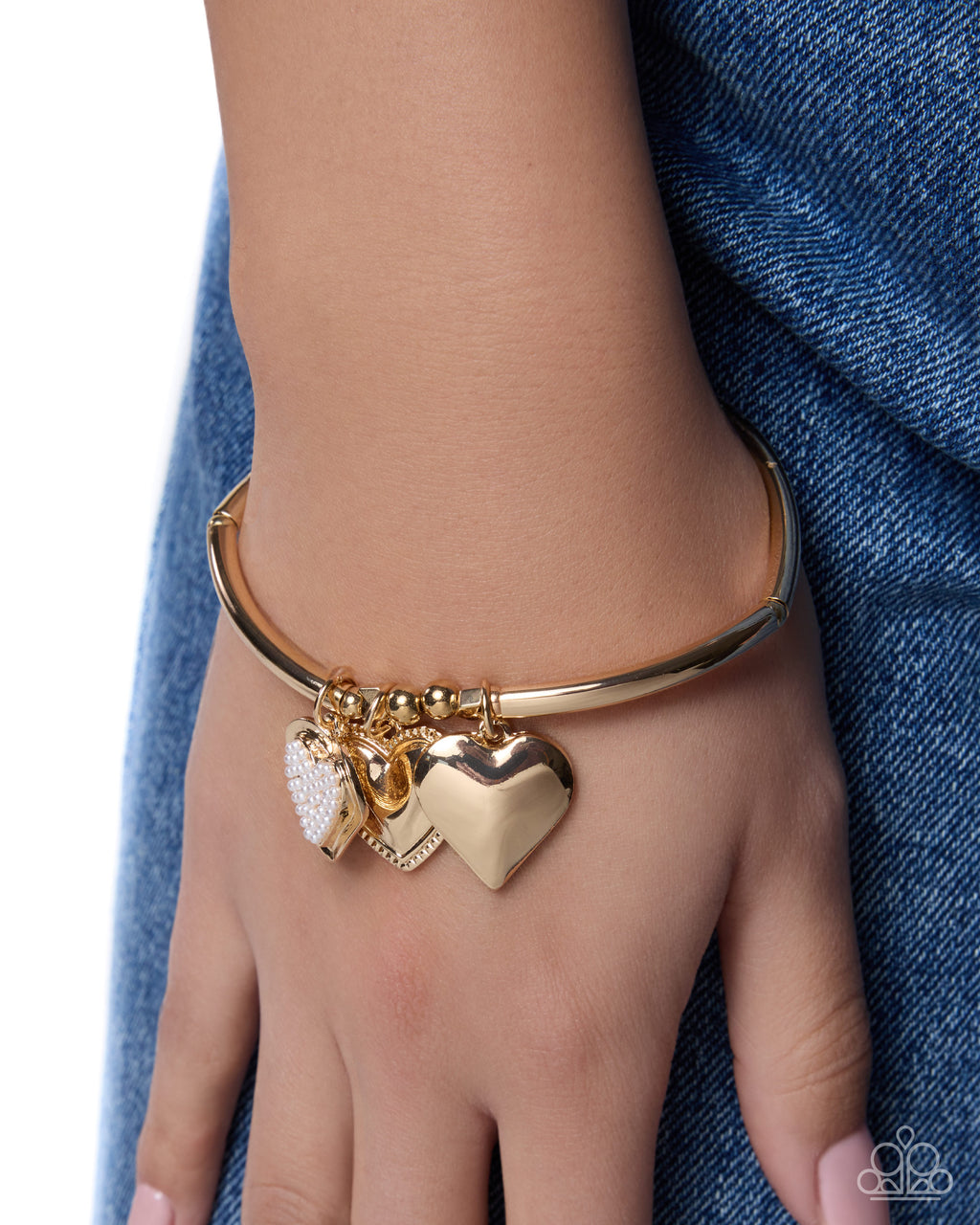 eight-dollar-jewelry-fashionable-family-gold-bracelet-paparazzi-accessories