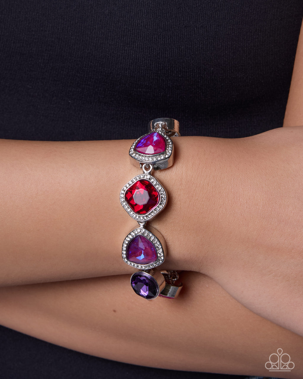 eight-dollar-jewelry-worldwide-sparkle-purple-bracelet-paparazzi-accessories