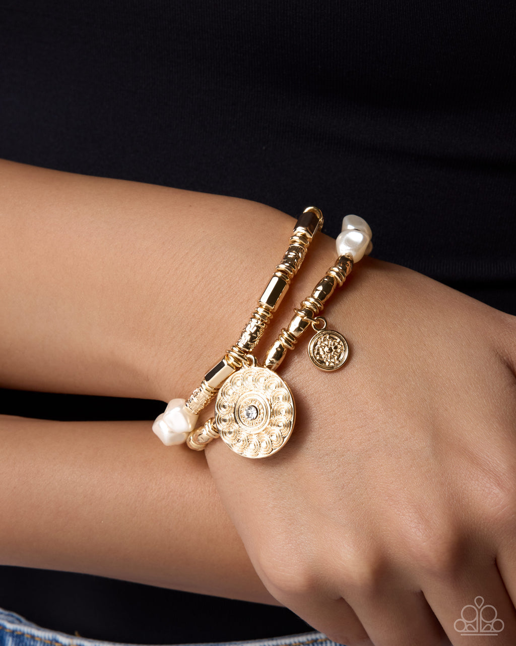 eight-dollar-jewelry-vintage-beauty-gold-bracelet-paparazzi-accessories