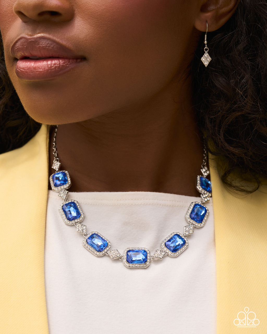 eight-dollar-jewelry-redefined-radiance-blue-necklace-paparazzi-accessories