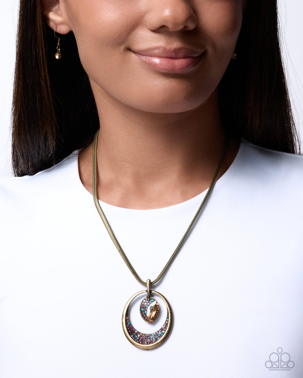 eight-dollar-jewelry-suspended-stardust-brass-necklace-paparazzi-accessories