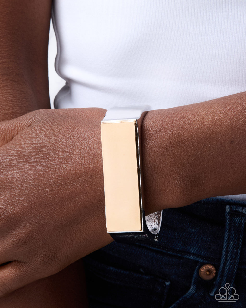 eight-dollar-jewelry-rectangular-ruling-silver-bracelet-paparazzi-accessories