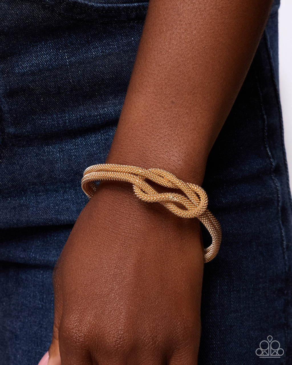 eight-dollar-jewelry-fierce-finesse-gold-bracelet-paparazzi-accessories