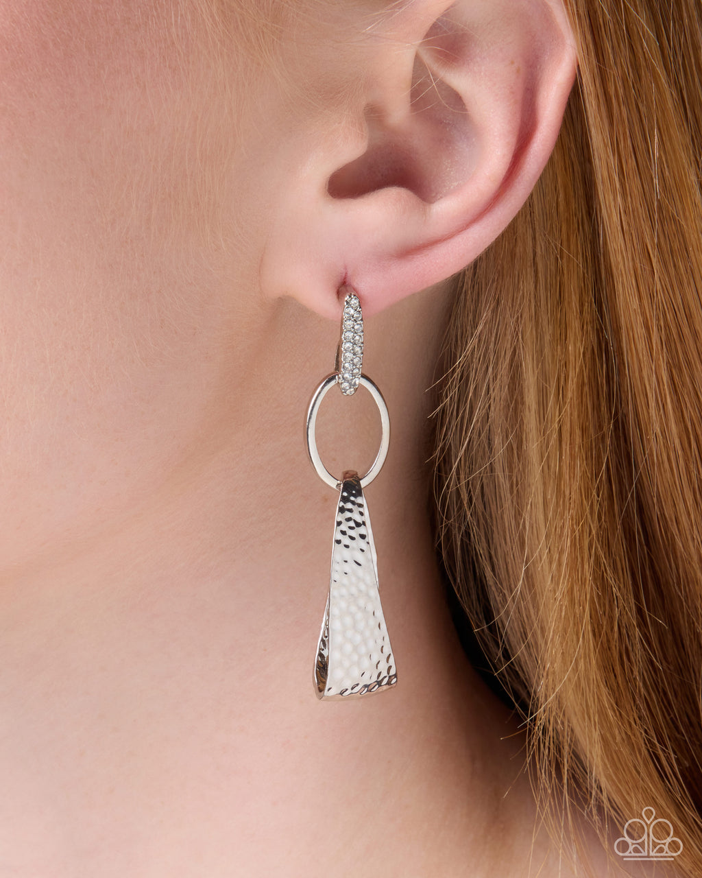 eight-dollar-jewelry-chic-contrast-white-post earrings-paparazzi-accessories