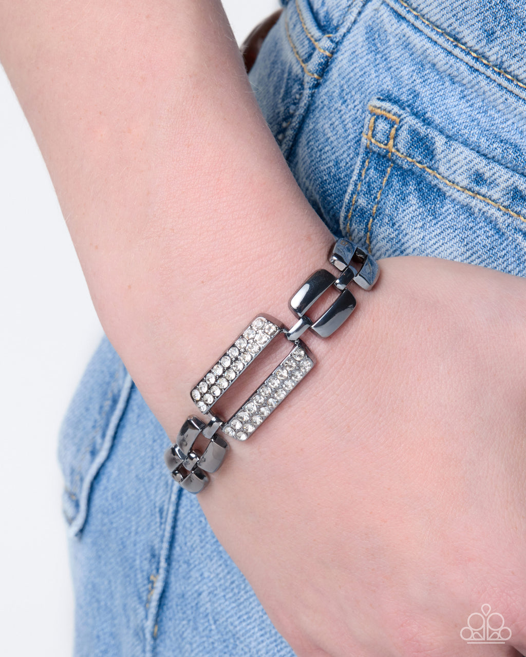 eight-dollar-jewelry-elaborately-enough-black-bracelet-paparazzi-accessories