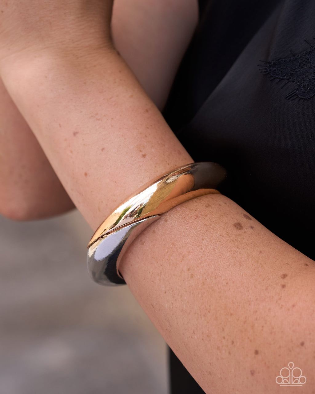 eight-dollar-jewelry-dramatic-dialogue-multi-bracelet-paparazzi-accessories