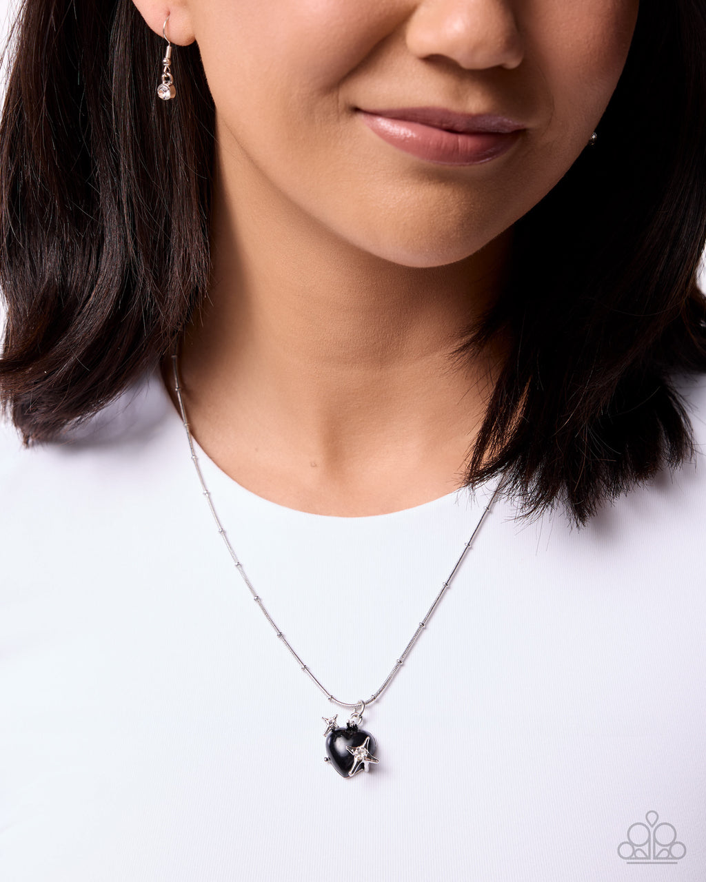 eight-dollar-jewelry-relaxed-romantic-black-necklace-paparazzi-accessories