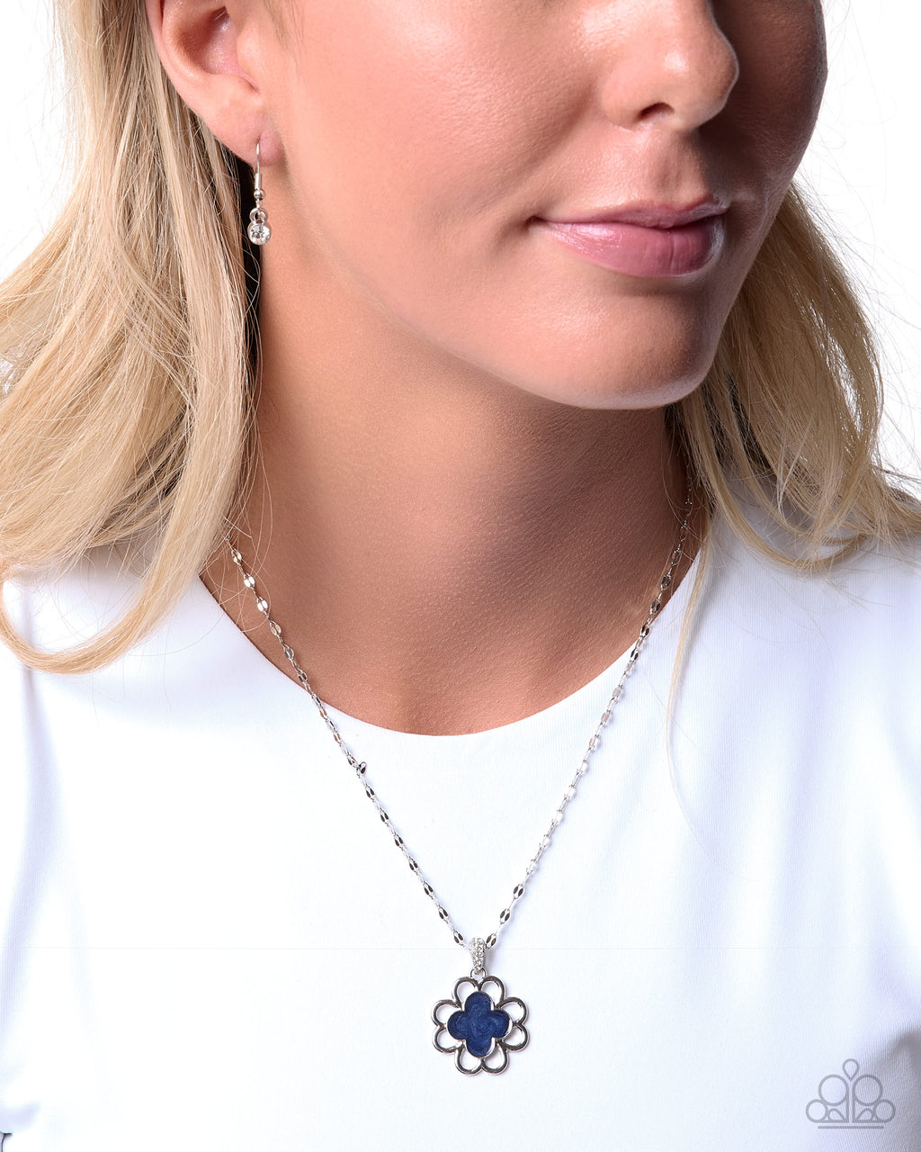 eight-dollar-jewelry-flourishing-fact-blue-necklace-paparazzi-accessories