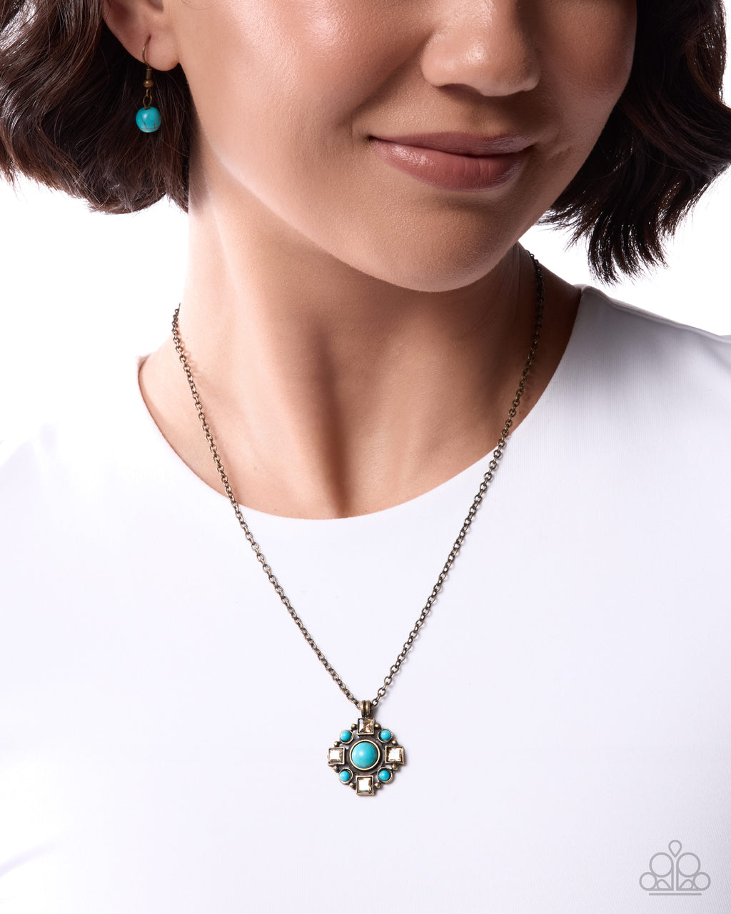 eight-dollar-jewelry-close-character-brass-necklace-paparazzi-accessories