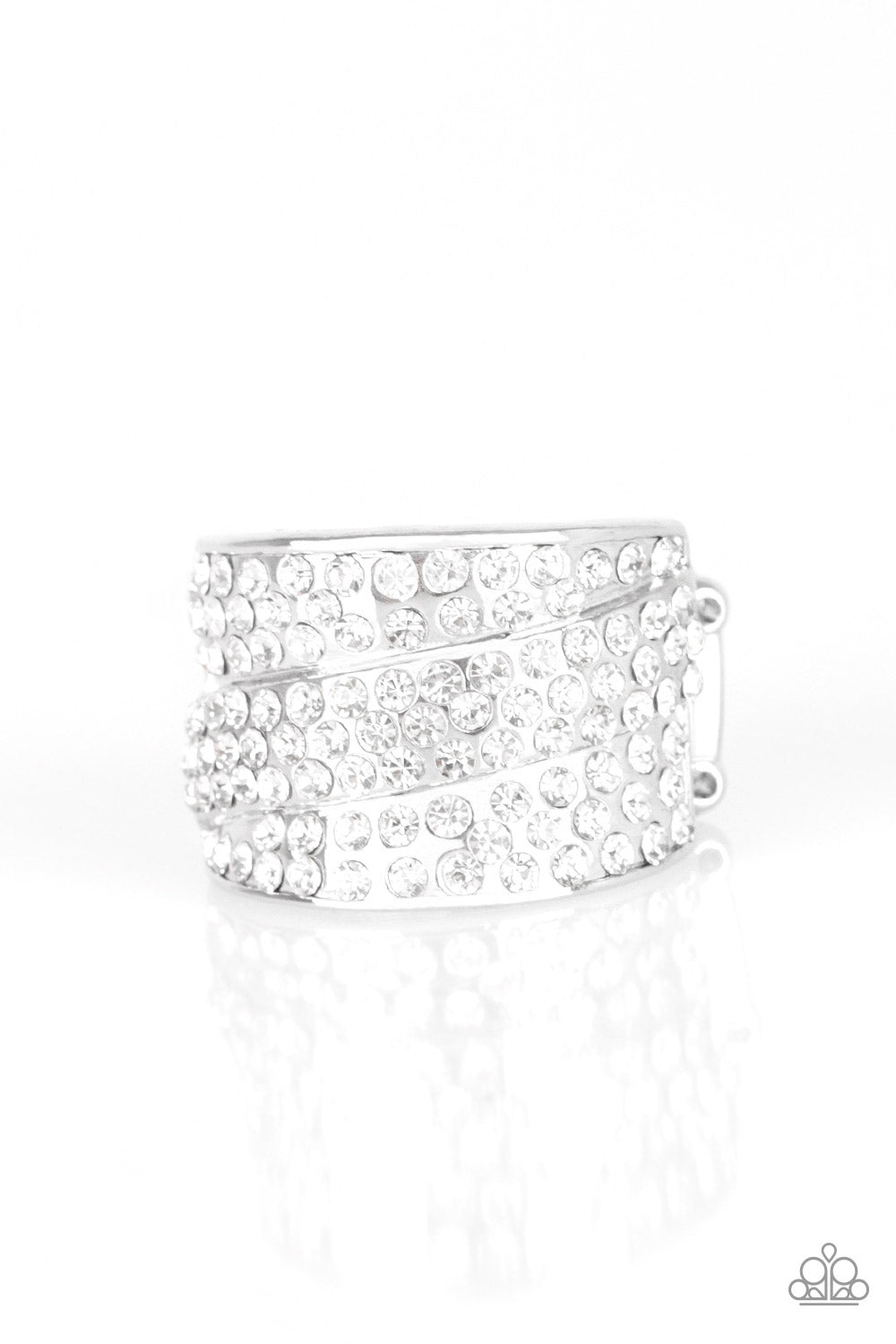 five-dollar-jewelry-the-millionaires-club-white-ring-paparazzi-accessories