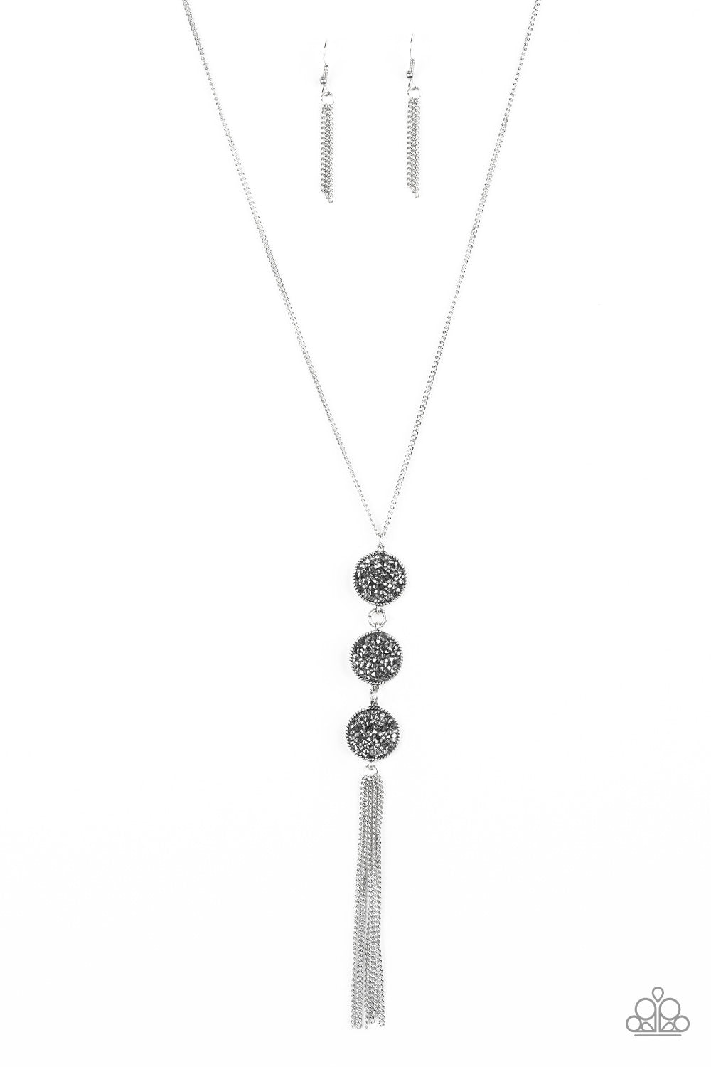 five-dollar-jewelry-triple-shimmer-silver-necklace-paparazzi-accessories