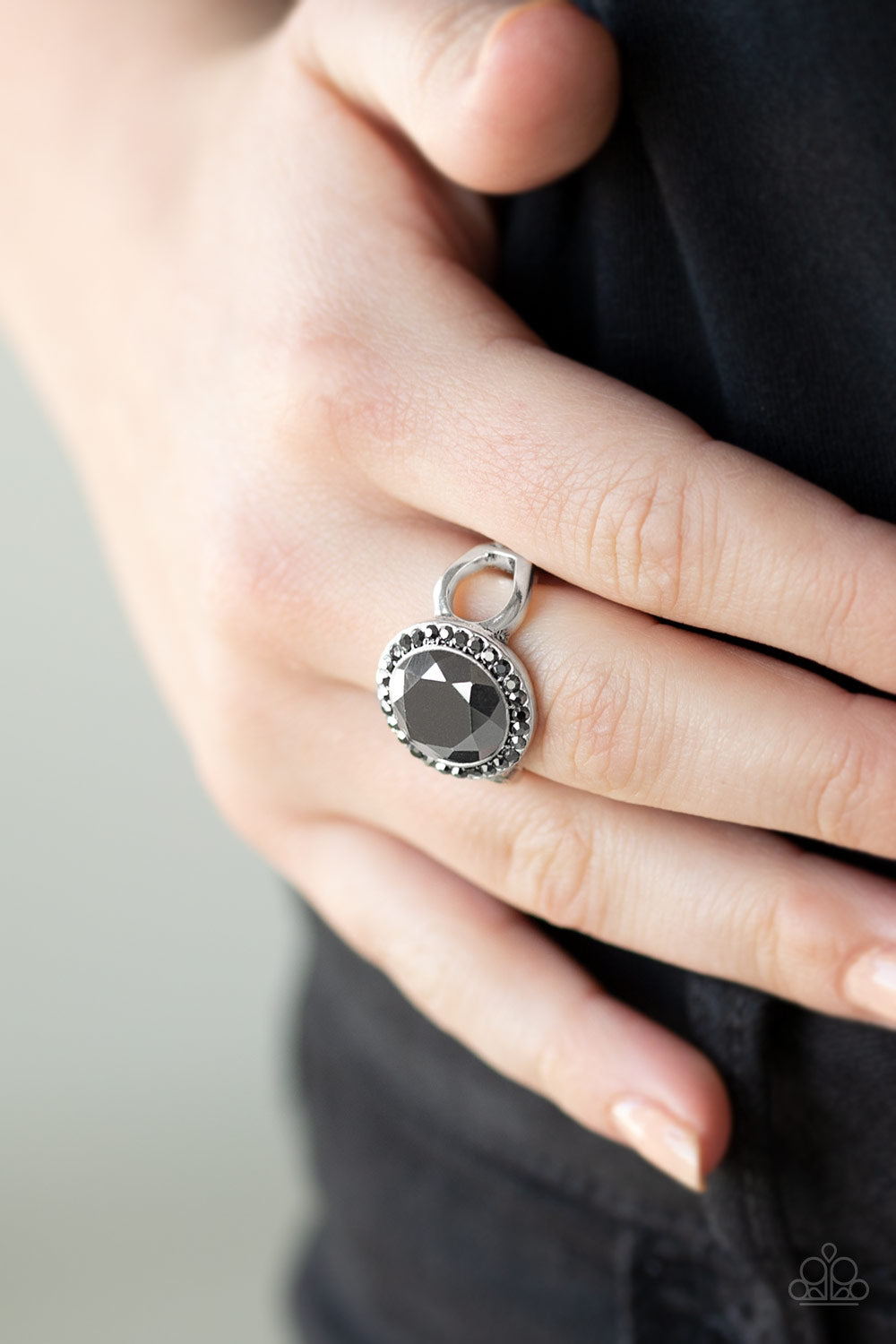 Its Gonna GLOW! Ring - Paparazzi Accessories