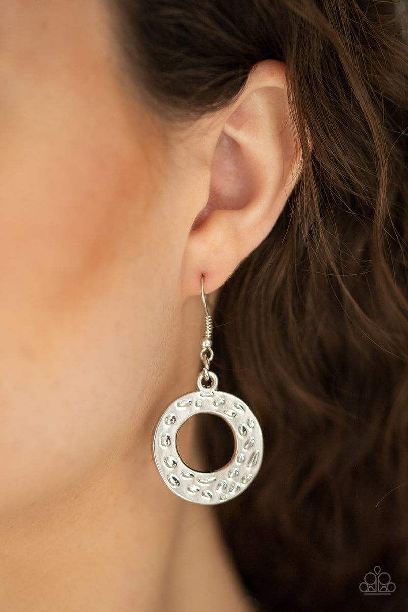 Mildly Metro - Silver Necklace - Paparazzi Accessories