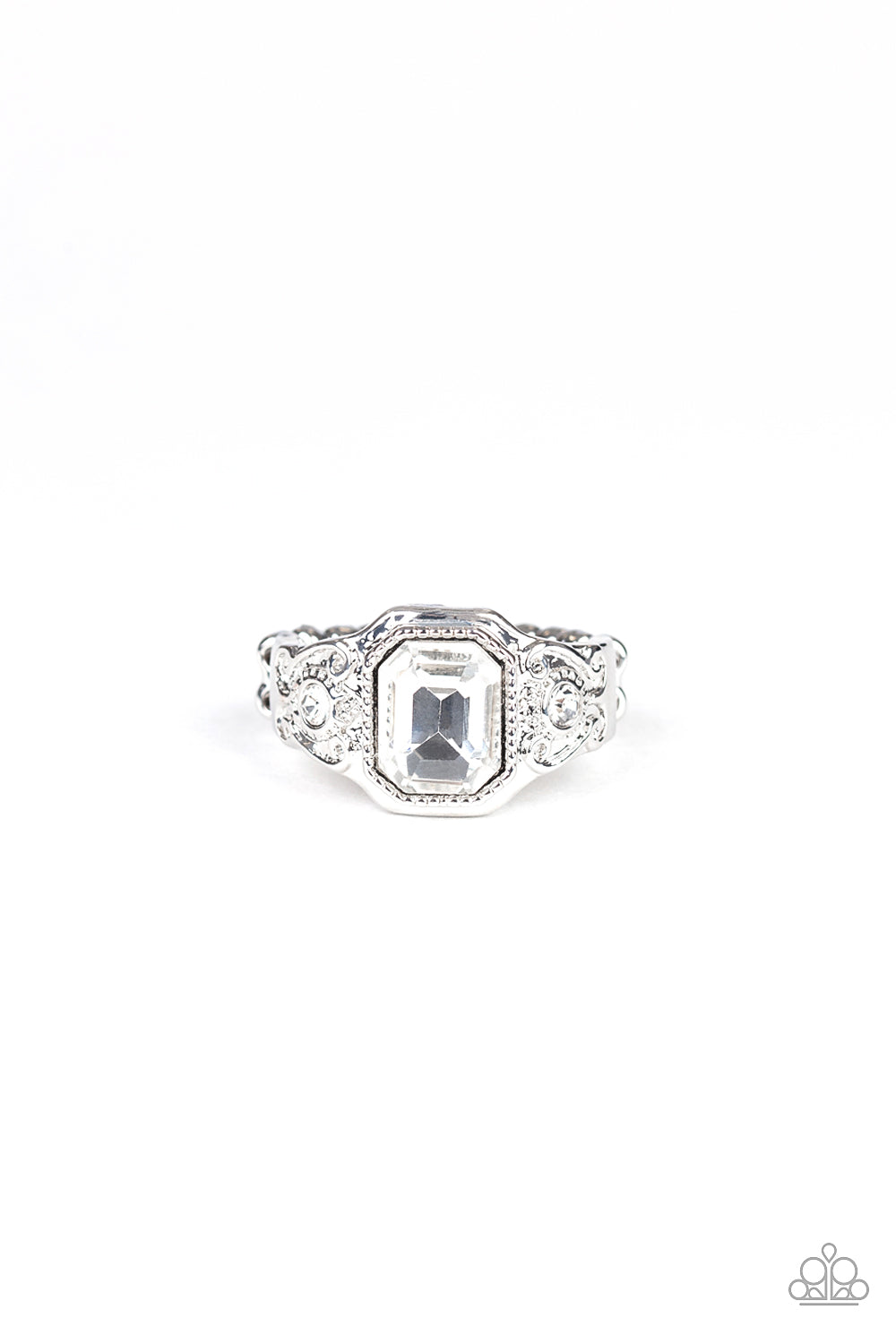 five-dollar-jewelry-out-for-the-countess-white-ring-paparazzi-accessories