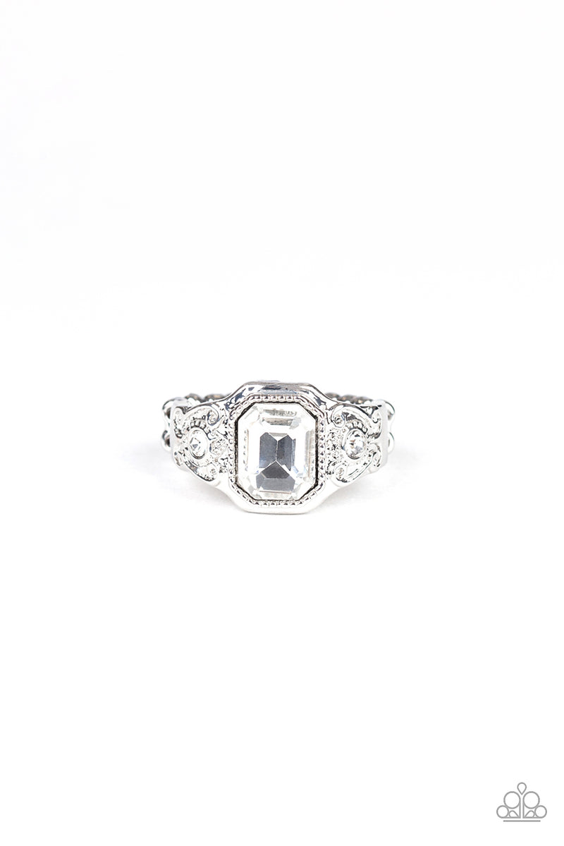 five-dollar-jewelry-out-for-the-countess-white-ring-paparazzi-accessories