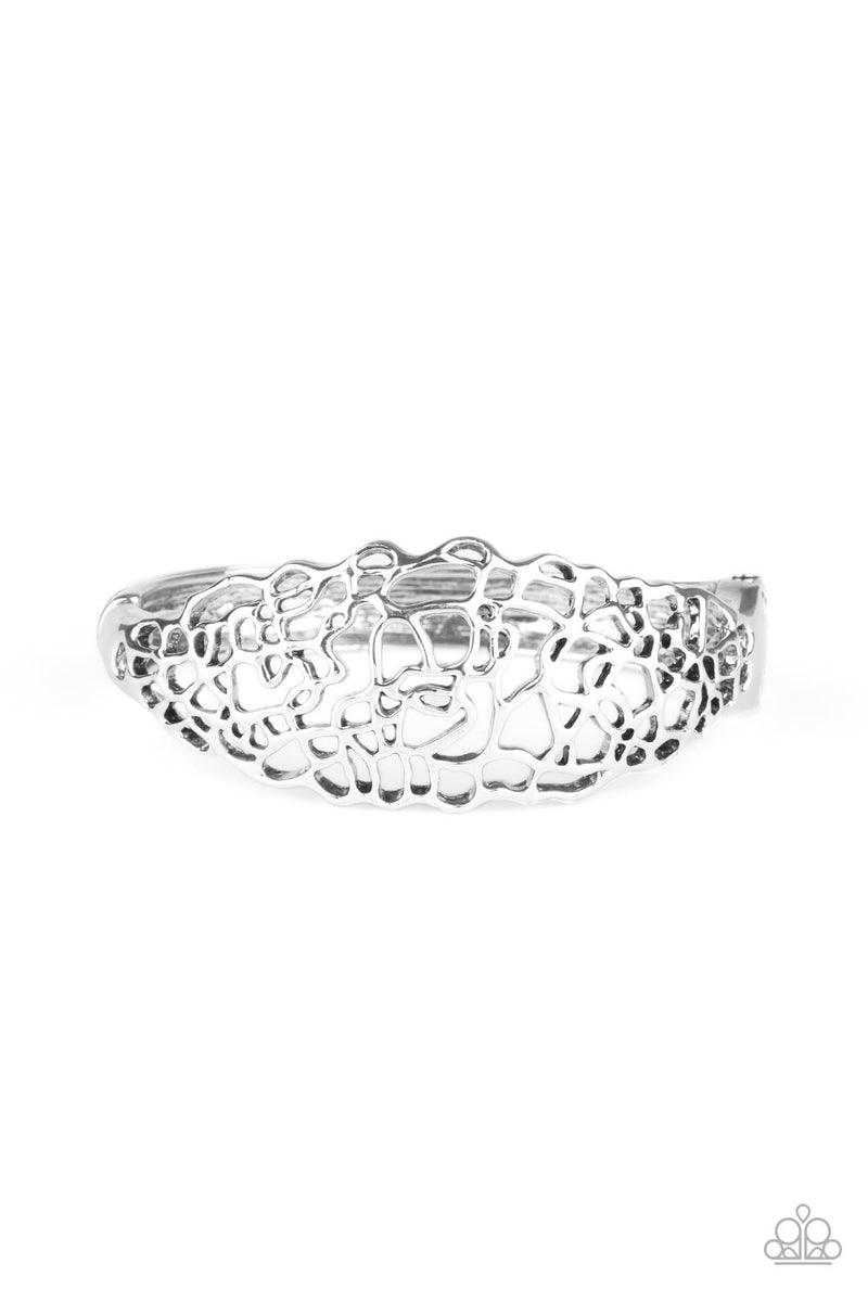 five-dollar-jewelry-airy-asymmetry-silver-bracelet-paparazzi-accessories