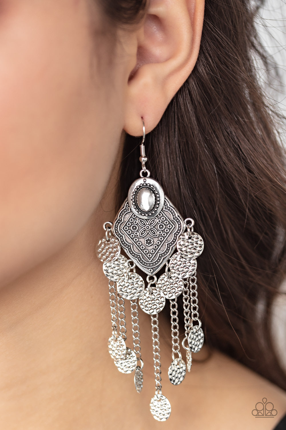five-dollar-jewelry-garden-explorer-silver-earrings-paparazzi-accessories