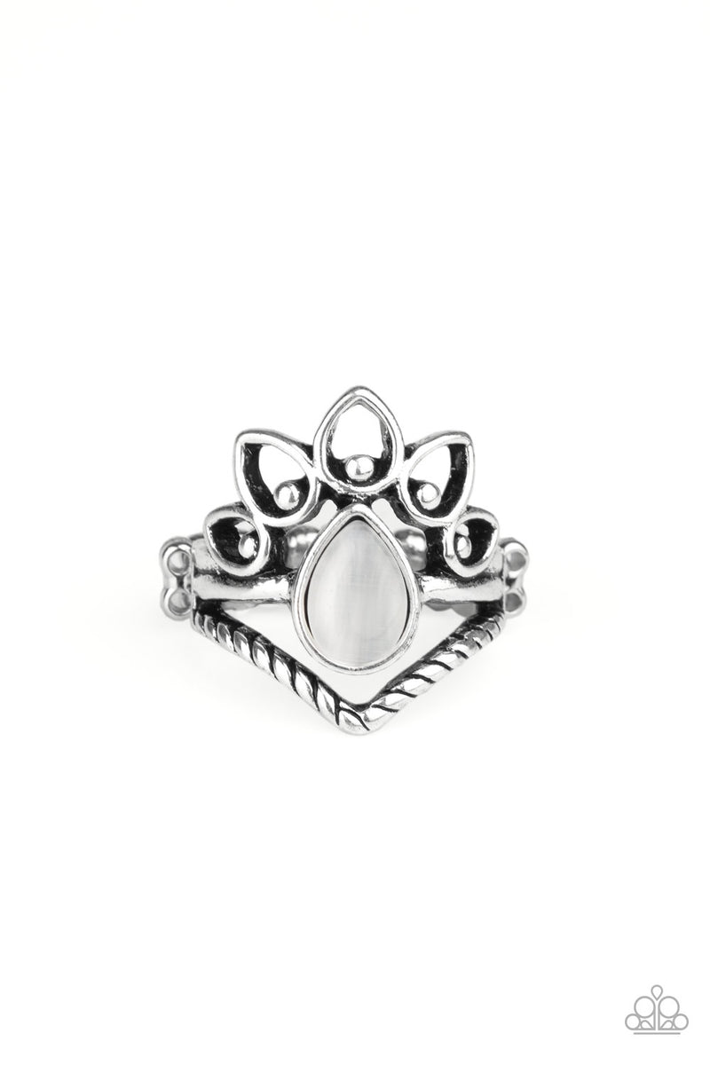 five-dollar-jewelry-serene-scene-white-ring-paparazzi-accessories