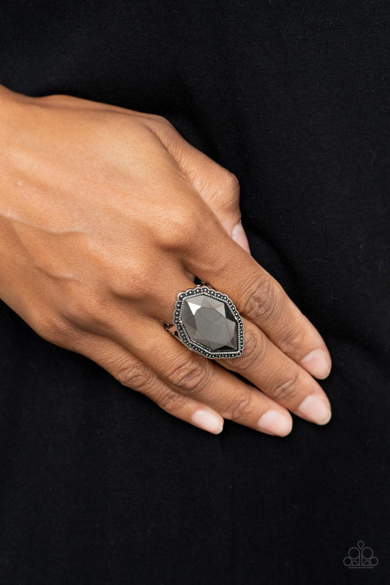 Avant-GRANDEUR - Silver Ring - Paparazzi Accessories
