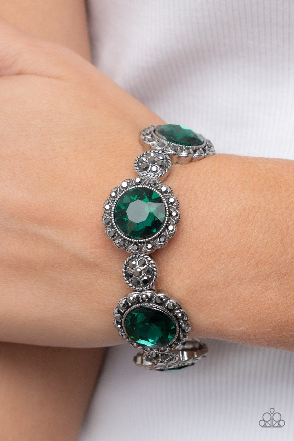 five-dollar-jewelry-palace-property-green-bracelet-paparazzi-accessories