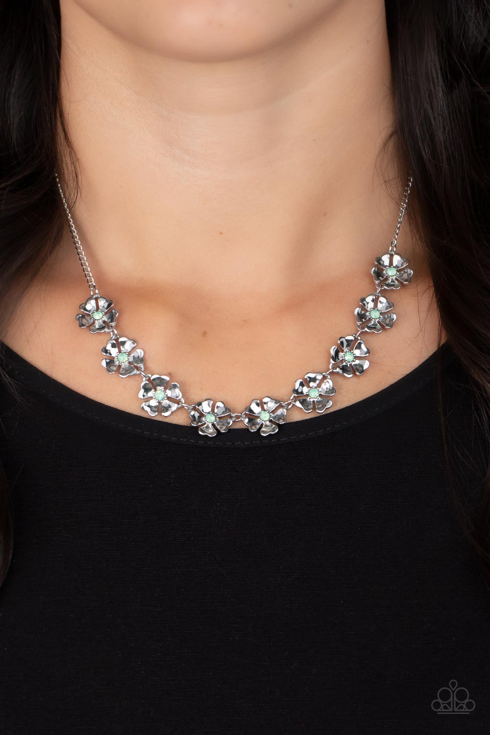 Petunia Palace - Green Necklace - Paparazzi Accessories