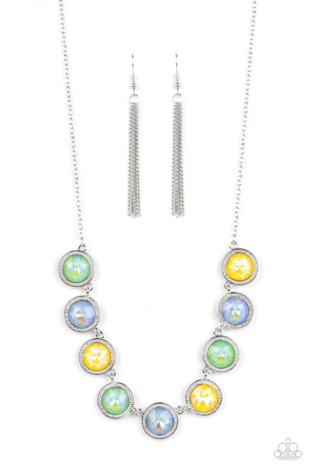 five-dollar-jewelry-queen-of-the-cosmos-green-necklace-paparazzi-accessories
