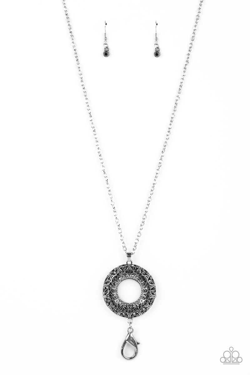 five-dollar-jewelry-wintry-wreath-silver-lanyard-paparazzi-accessories