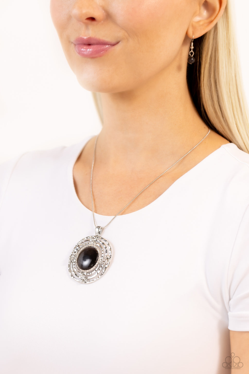 Maze STUNNER - Black Necklace - Paparazzi Accessories