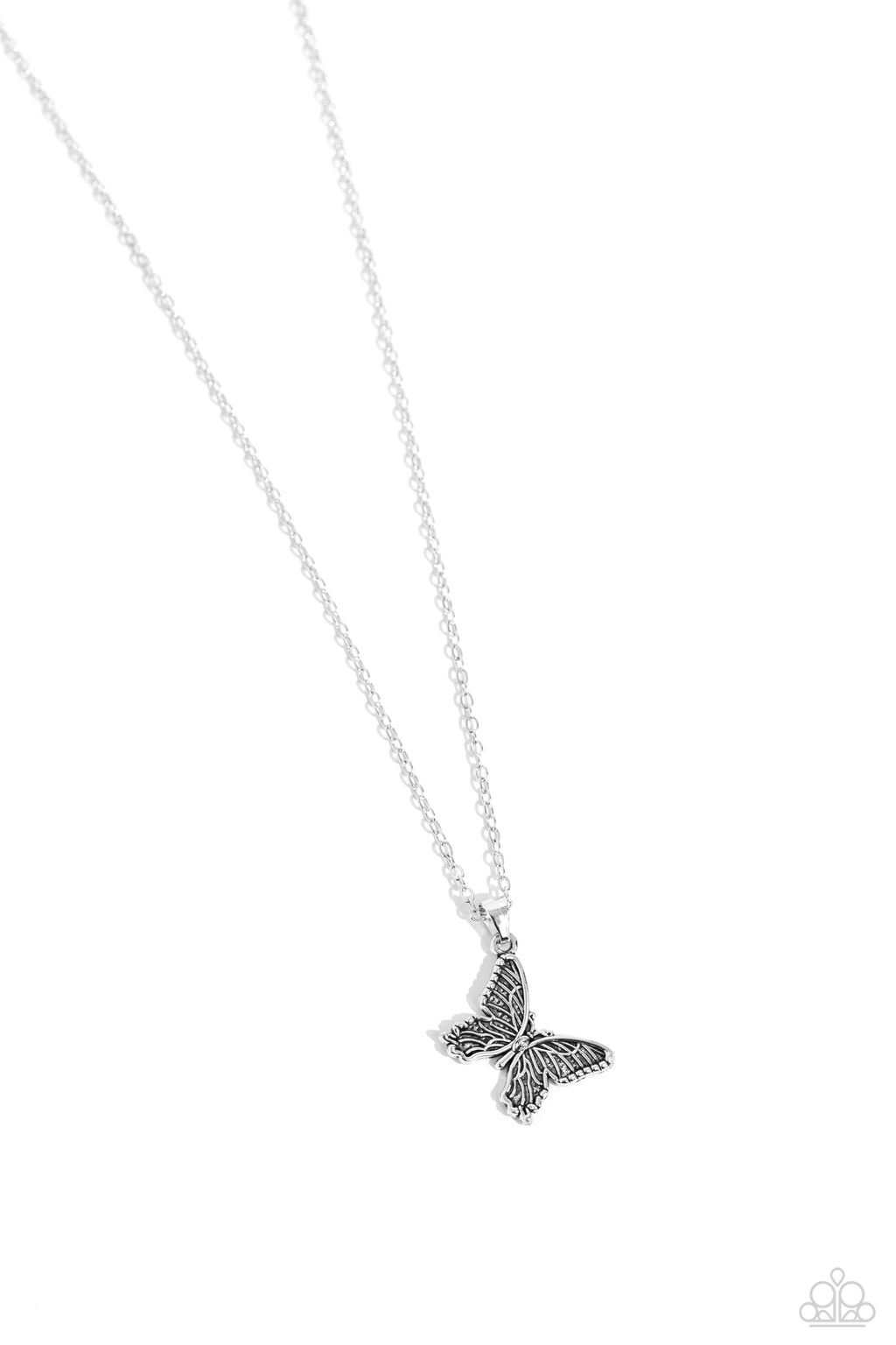 five-dollar-jewelry-midair-magic-silver-necklace-paparazzi-accessories